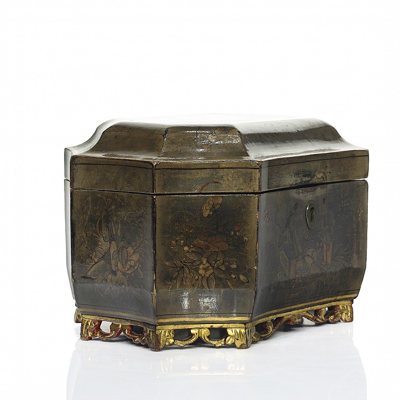 Lacquered and polychrome jewelry box, China, 20th century