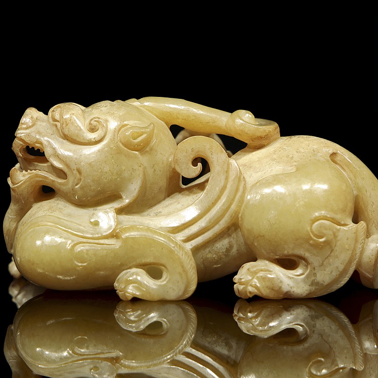 Jade carved 'lion' figure, Han dynasty