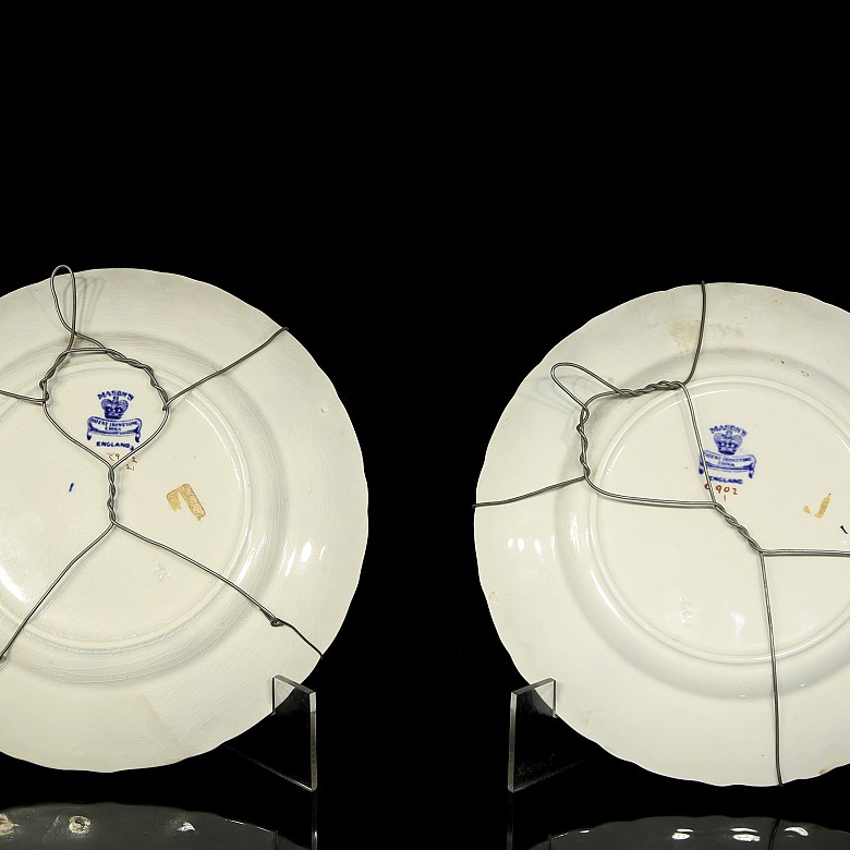 Mason's England Pottery, pair of hand-painted “Chinoiserie” plates, 19th century - 3