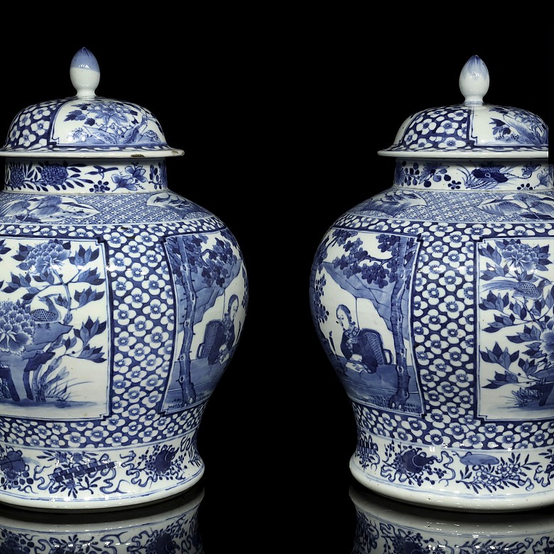 Pareja de tibores de porcelana azul y blanco, Jingdezhen, dinastía Qing