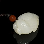 White jade pendant 