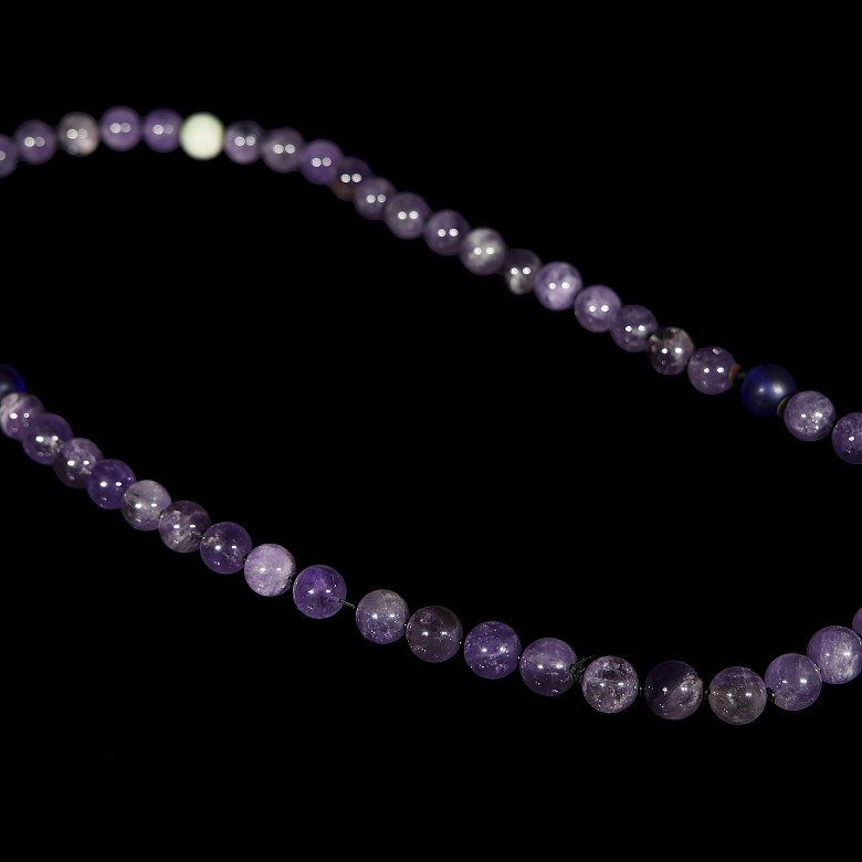 Amethyst, glass and jade bead necklace, Qing dynasty