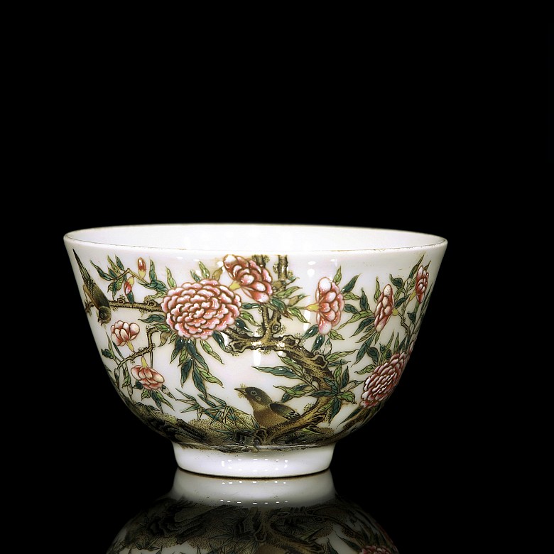 A porcelain bowl with peonies, 20th century