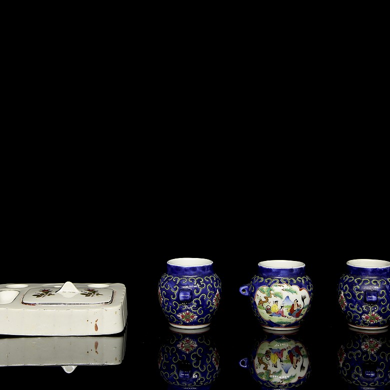 Lot of enamelled porcelain objects, 20th century - 4