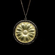 Yellow gold ‘Mother’ medallion