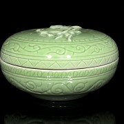 Circular glazed ceramic box, 20th century