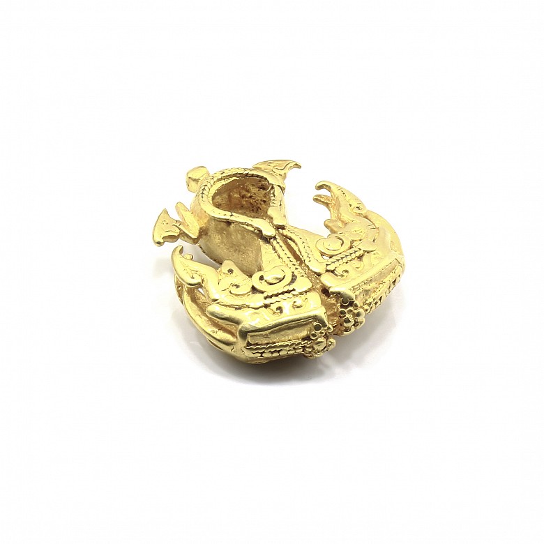 22k yellow gold pendant