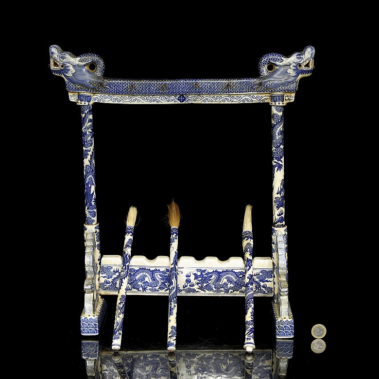 Porcelain stand with three brushes, 20th century