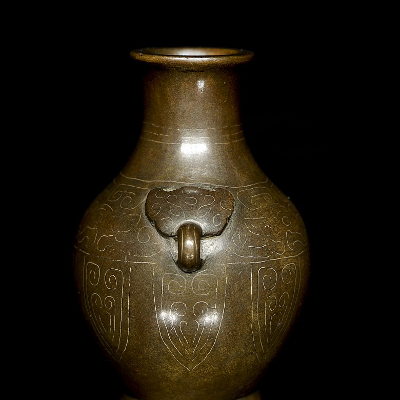 Pequeño jarrón de bronce, dinastía Qing