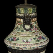 Enameled porcelain lamp vase, Canton, Qing dynasty