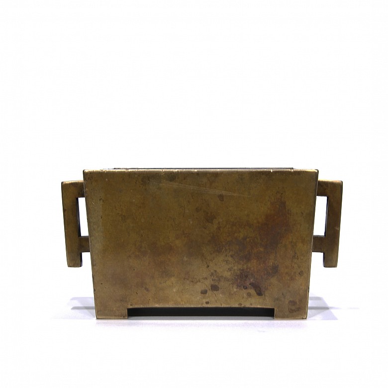 Bronze censer, with Xuande stamp.