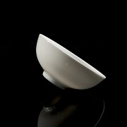 White porcelain ‘Phoenix and dragon’ bowl, Ming dynasty