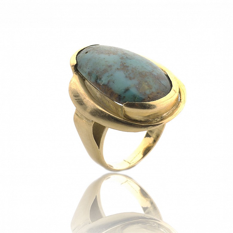 Ring in 18k yellow gold with natural turquoise