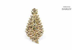 Brass brooch with Matara or zircon diamonds