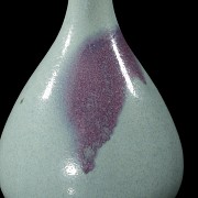 Junyao-glazed ceramic ‘Yuhuchunping’ vase, Yuan dynasty