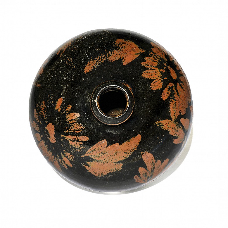 Small vase with iron oxide enamel, Cizhou Kiln, Jin dynasty