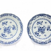 Pair of porcelain dishes, China, Qing Dynasty