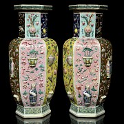 Pair of hexagonal vases 