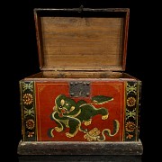 Tibetan polychrome wooden box, 19th-20th century