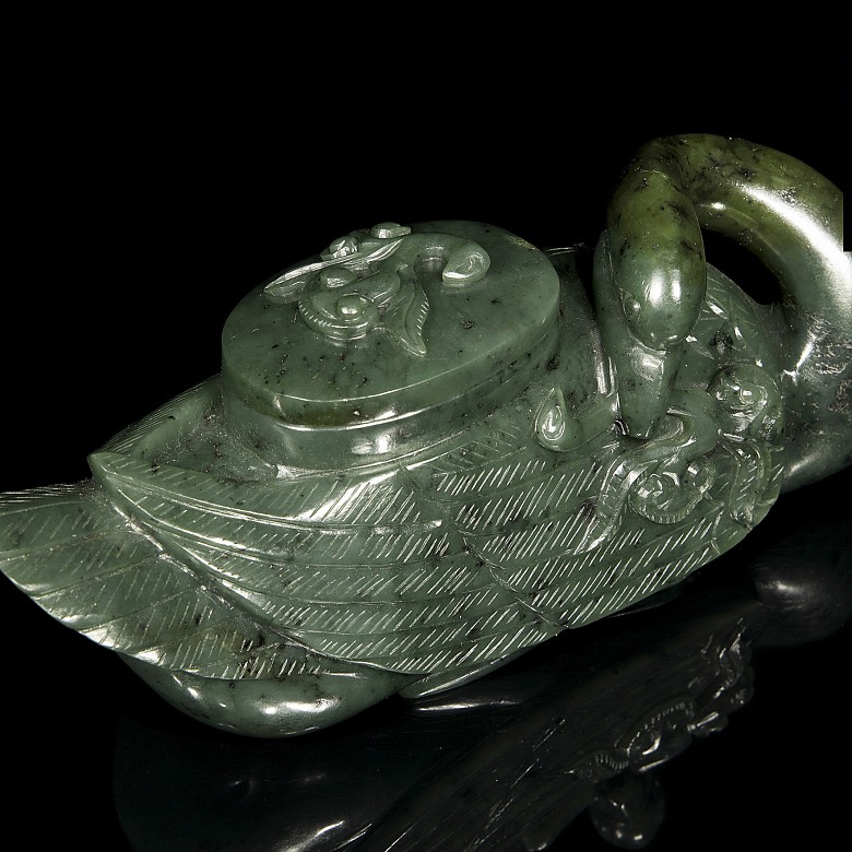 Swan-shaped jade vessel, 19th-20th century