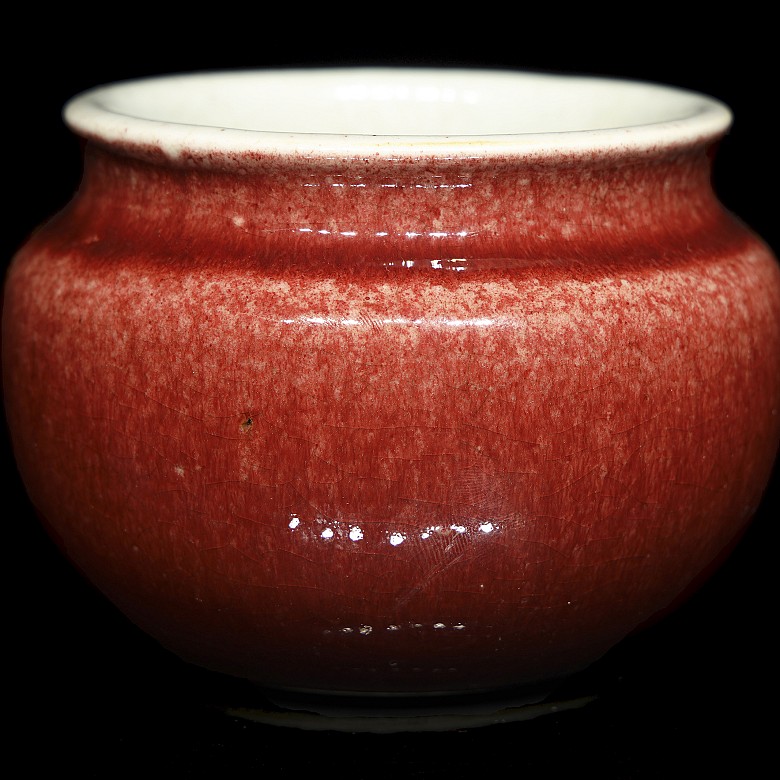 Small vessel with ‘Bull's Blood’ glaze, 20th century