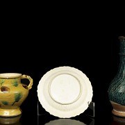 Three pieces of glazed pottery, 20th century