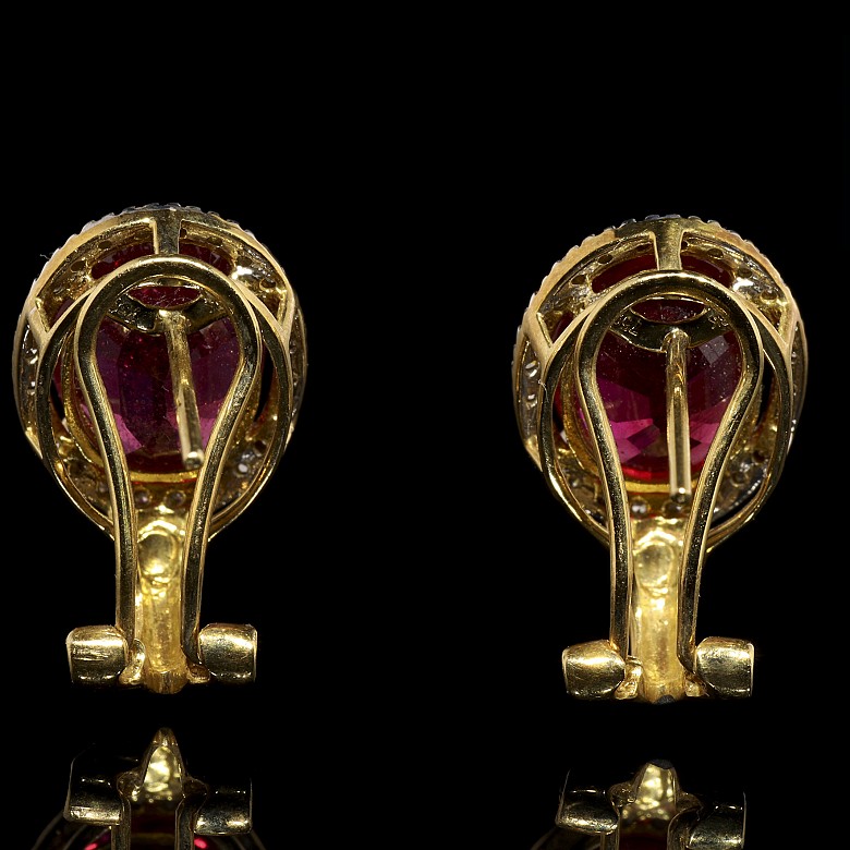 Pendientes de oro amarillo 18 k, rubí y diamantes