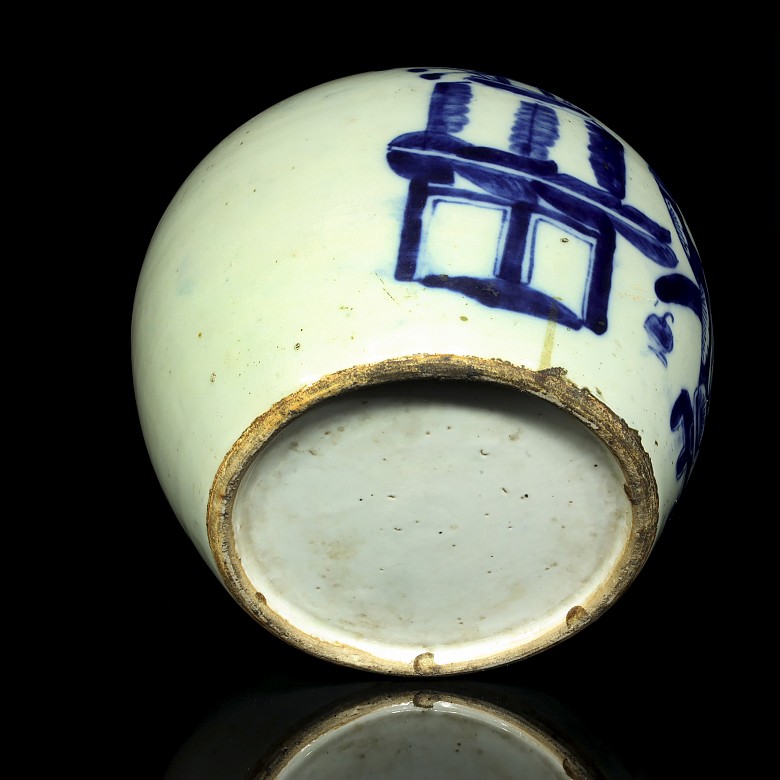 Blue and white tibor with lid, 20th century