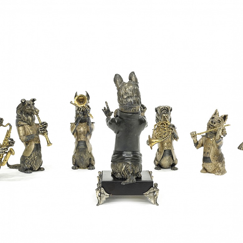 Set of seven musical dogs, 20th century