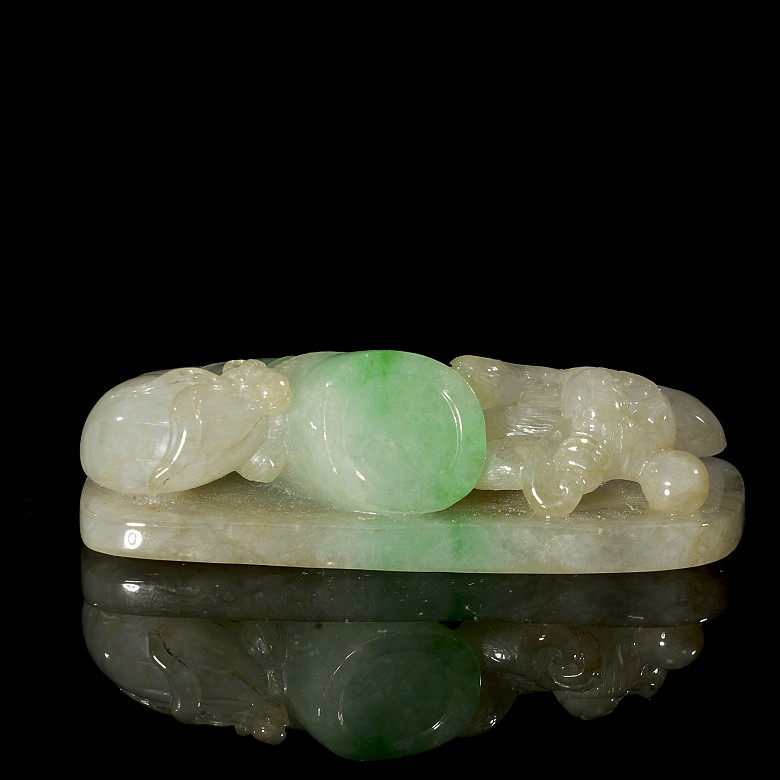 Carved jadeite pendant ‘Monkey’, Qing dynasty