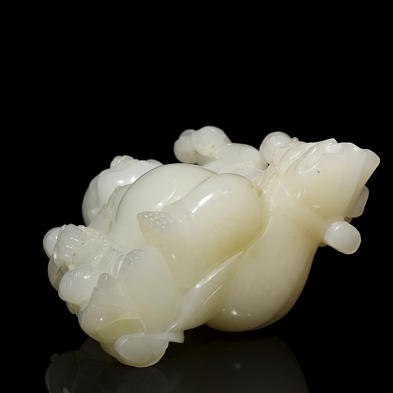 White jade Buddha, Qing dynasty, 19th century