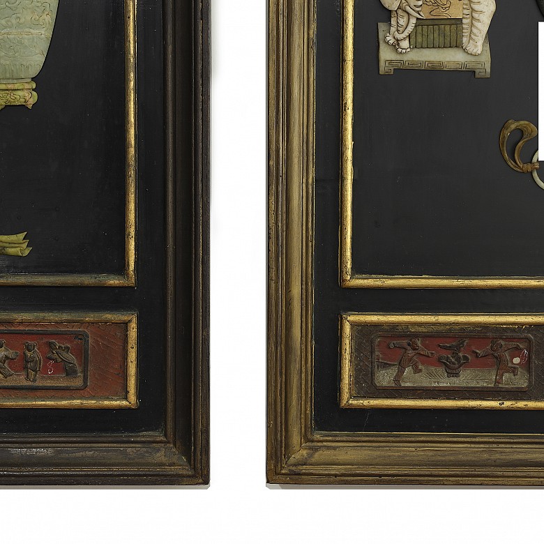 Pair of lacquered wood panels with jade, Qing dynasty.