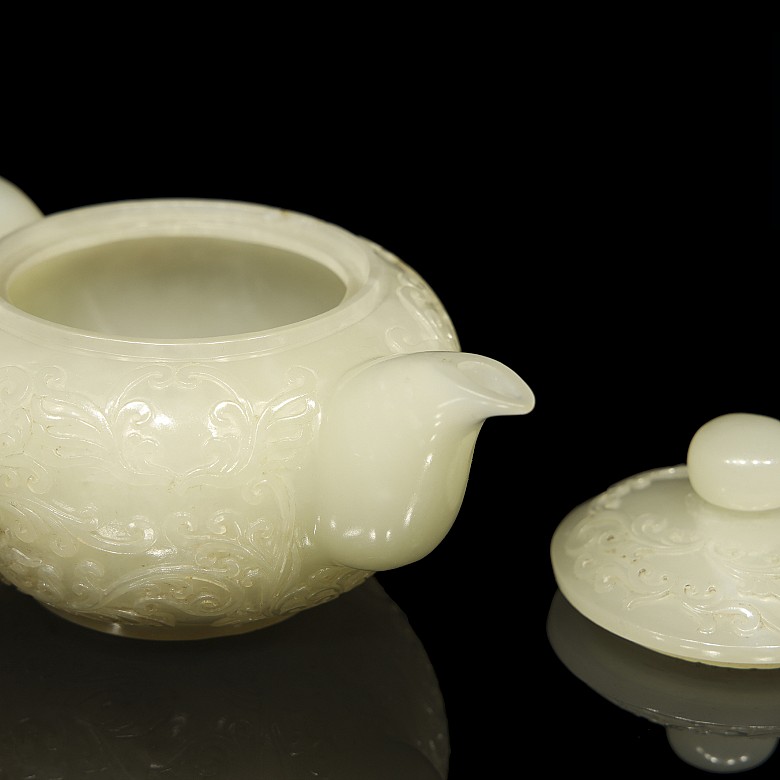 Tetera y tapa de jade blanco, dinastía Qing