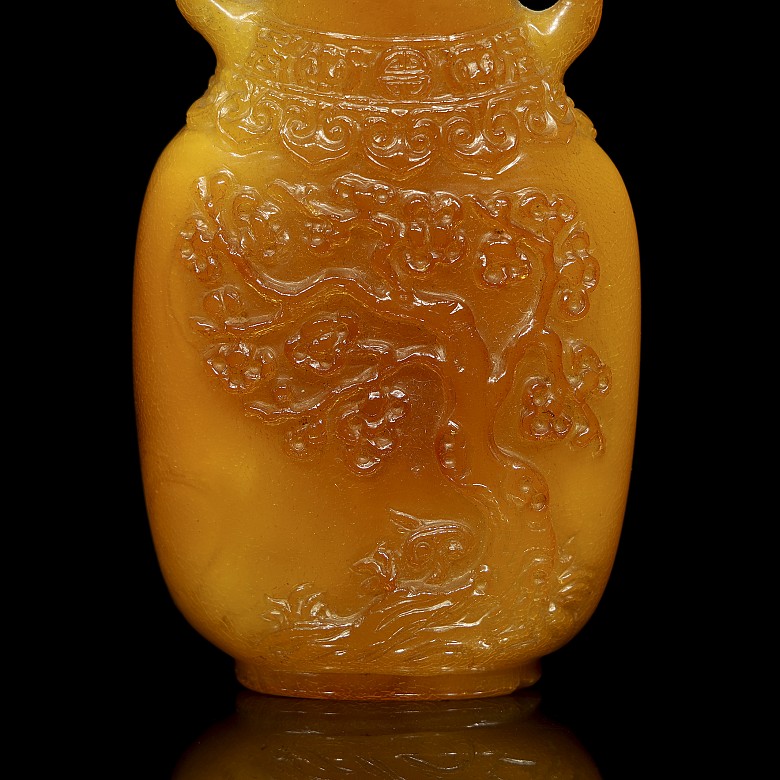 Amber snuff bottle, Qing dynasty