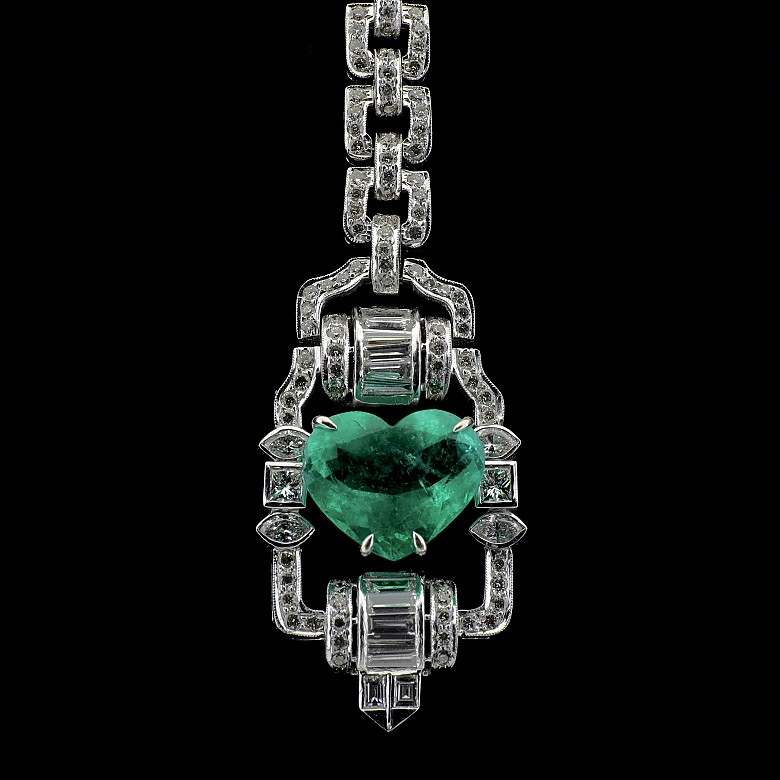 Magnificent diamond and emerald necklace, in 18k white gold