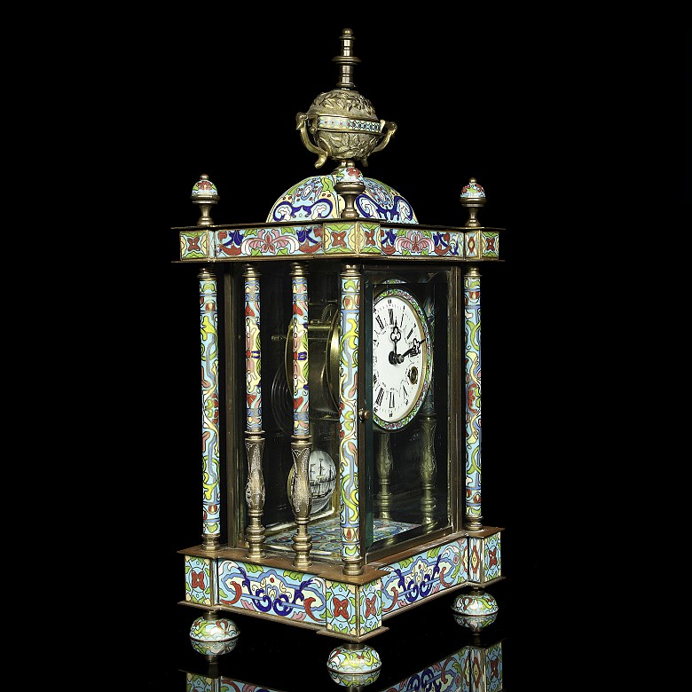 Table clock in brass and cloisonné enamel, 20th century