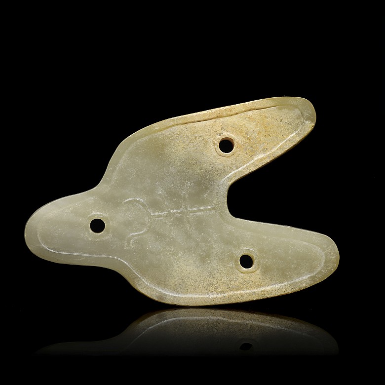 Carved jade pendant, Han dynasty