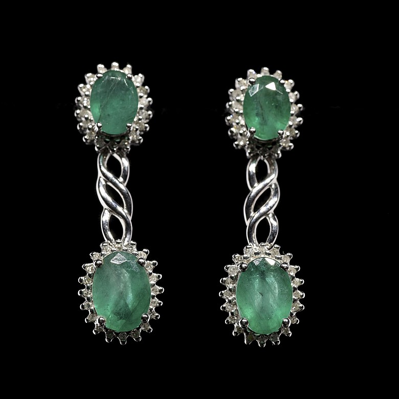 White gold earrings with emeralds and diamonds