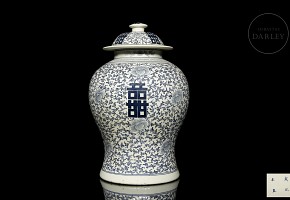 Ginger jar, blue and white, 20th century