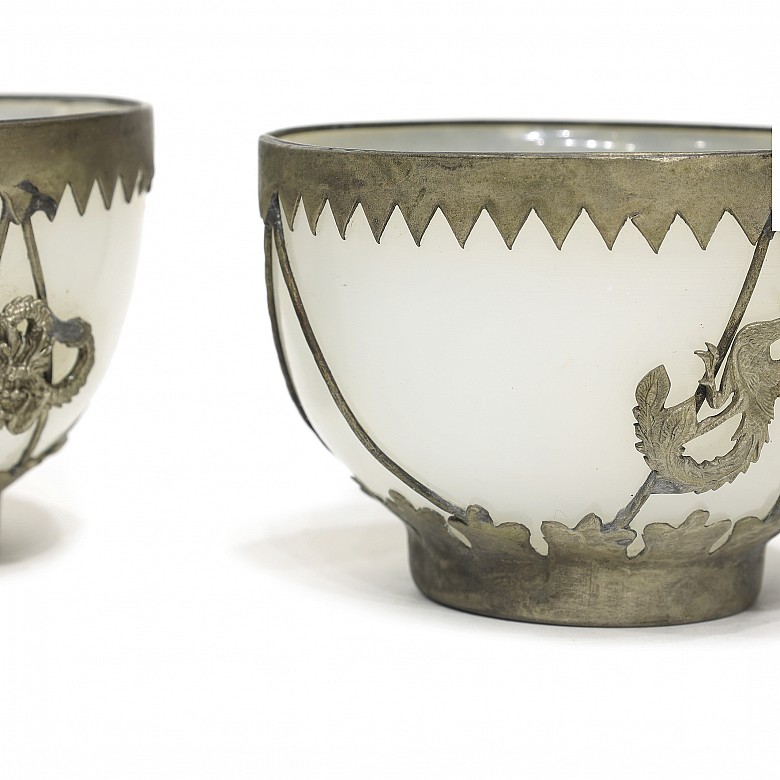 Set of glass bowls and metal mount, 20th century