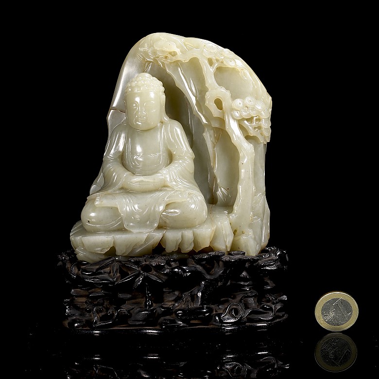 Carved jade figurine “Buddha in the grotto”, Qing dynasty