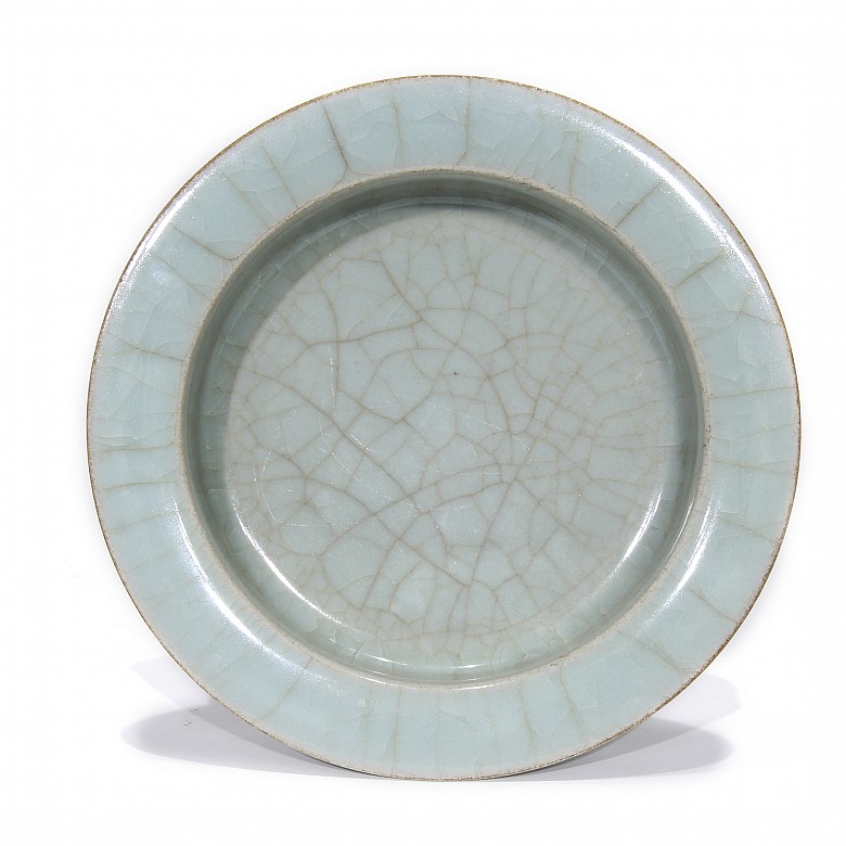 Longquan ceramic dish, Southern Song dynasty (1127 - 1279).