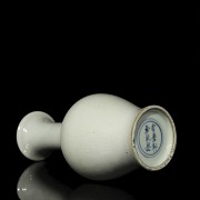 White glazed porcelain vase, 20th century