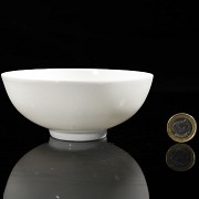 White porcelain ‘Phoenix and dragon’ bowl, Ming dynasty