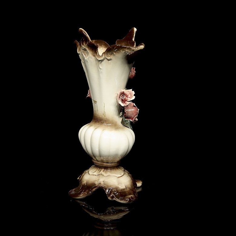 Capodimonte porcelain ‘Vase with appliqué’, 20th century - 2