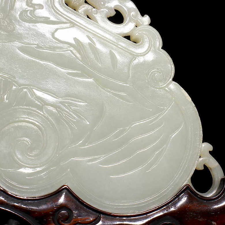 Panel de jade blanco con pedestal, dinastía Qing