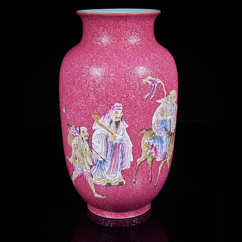 Pink glazed porcelain vase “Characters”, Minguo