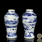 Pair of small blue and white vases, Qing dynasty