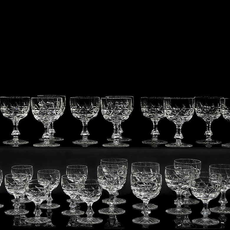 Carved glassware, 20th Century