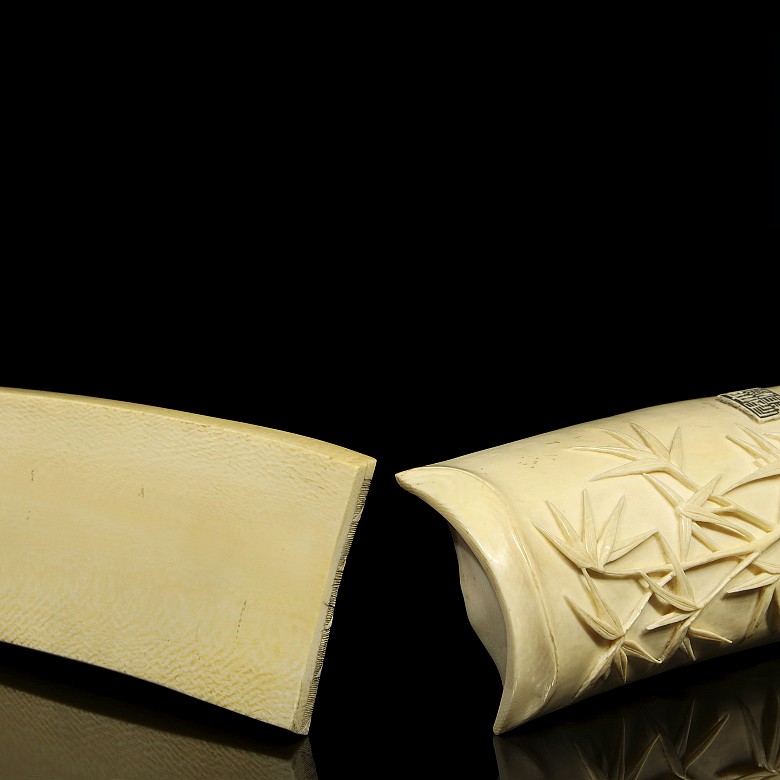 Two ivory carvings, early 20th century